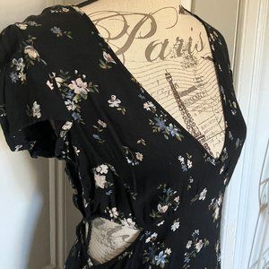 American Eagle Outfitters Floral Swingy Side Cutout Summer Mini Dress Size M